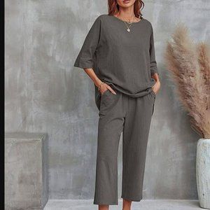 La Mode | Deep Gray Crewneck Top & Pocket Wide-Leg Crop Pants